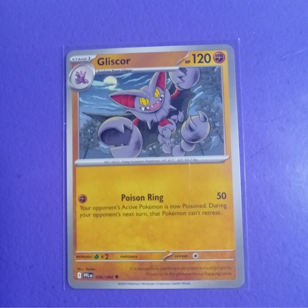 Gliscor 050/094 Me02: Phantasmal Flames Reverse Holo